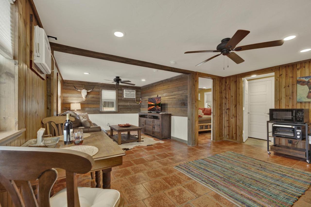 Ohana Ranch Cabin - 12 Minutes To Historic Main St Fredericksburg Zewnętrze zdjęcie
