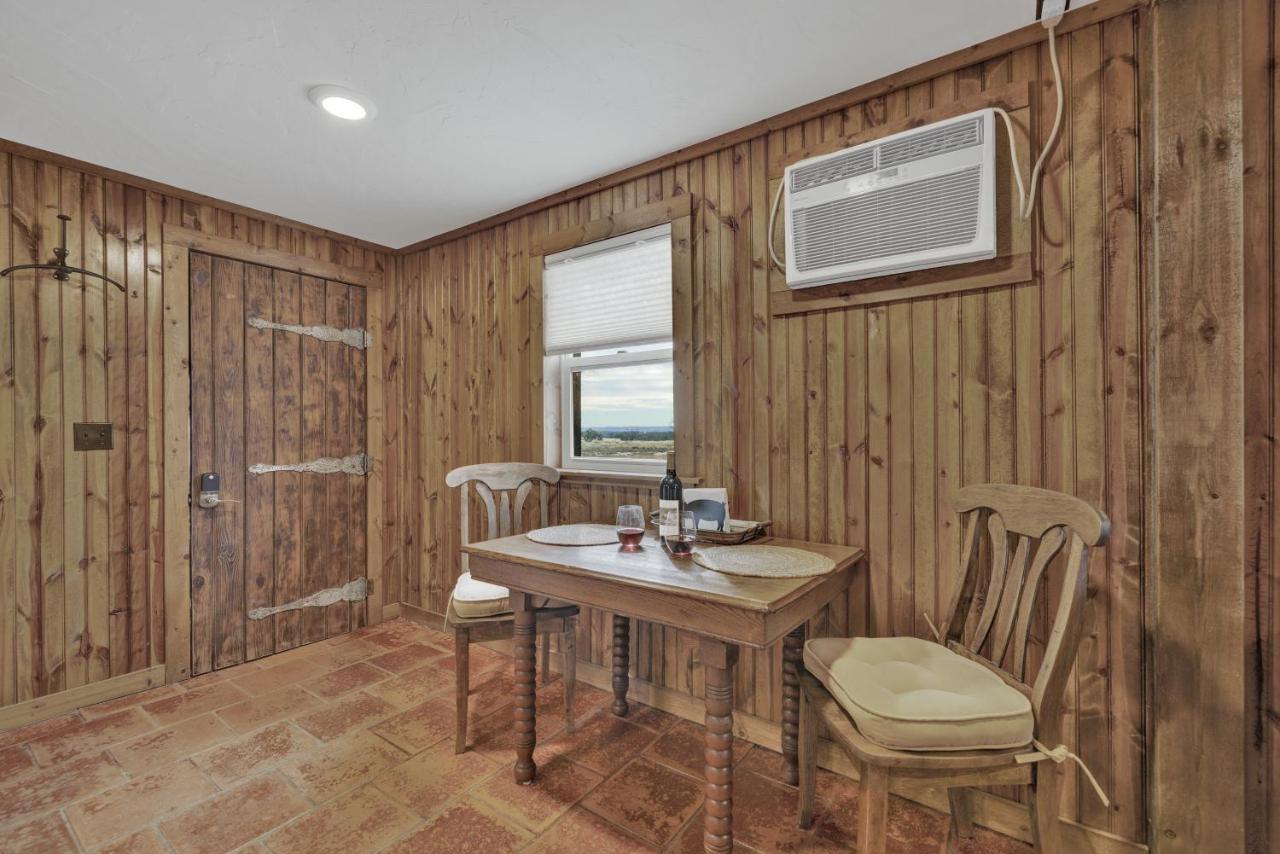 Ohana Ranch Cabin - 12 Minutes To Historic Main St Fredericksburg Zewnętrze zdjęcie