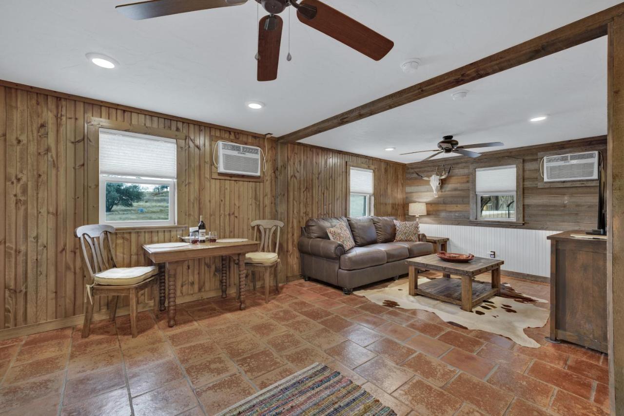 Ohana Ranch Cabin - 12 Minutes To Historic Main St Fredericksburg Zewnętrze zdjęcie